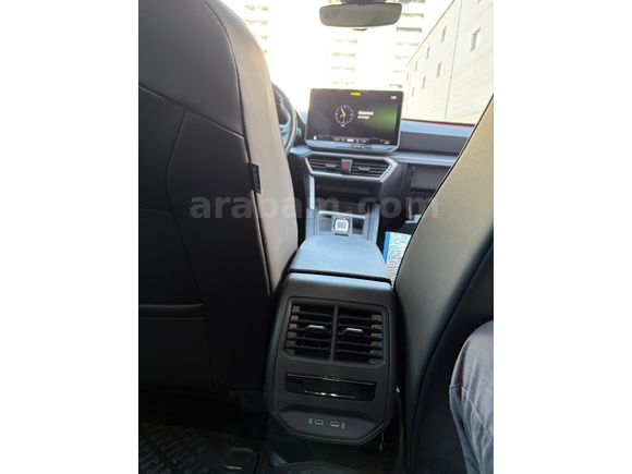 Sahibinden Seat Leon 1.5 eHybrid FR 2025 Model