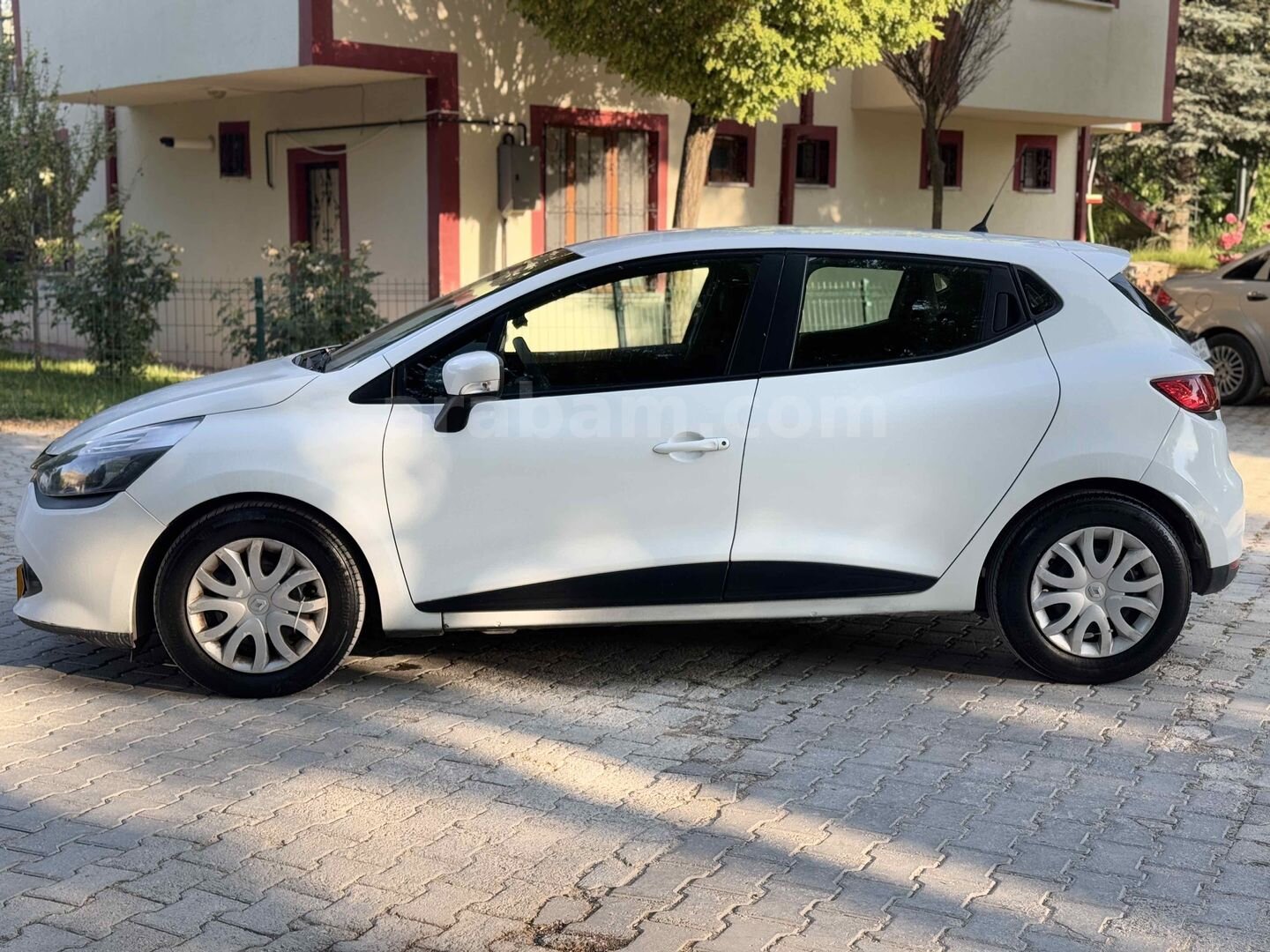 Galeriden Renault Clio 1.5 dCi Joy 2013 Model Sivas 175.000 km Beyaz 5