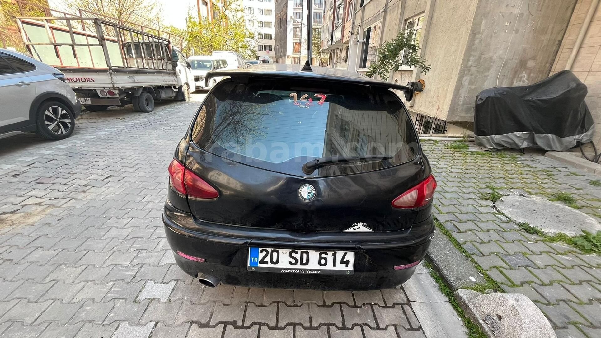 Sahibinden Alfa Romeo 147 1.6 TS Distinctive 2004 Model İstanbul 354.000 km Siyah 5