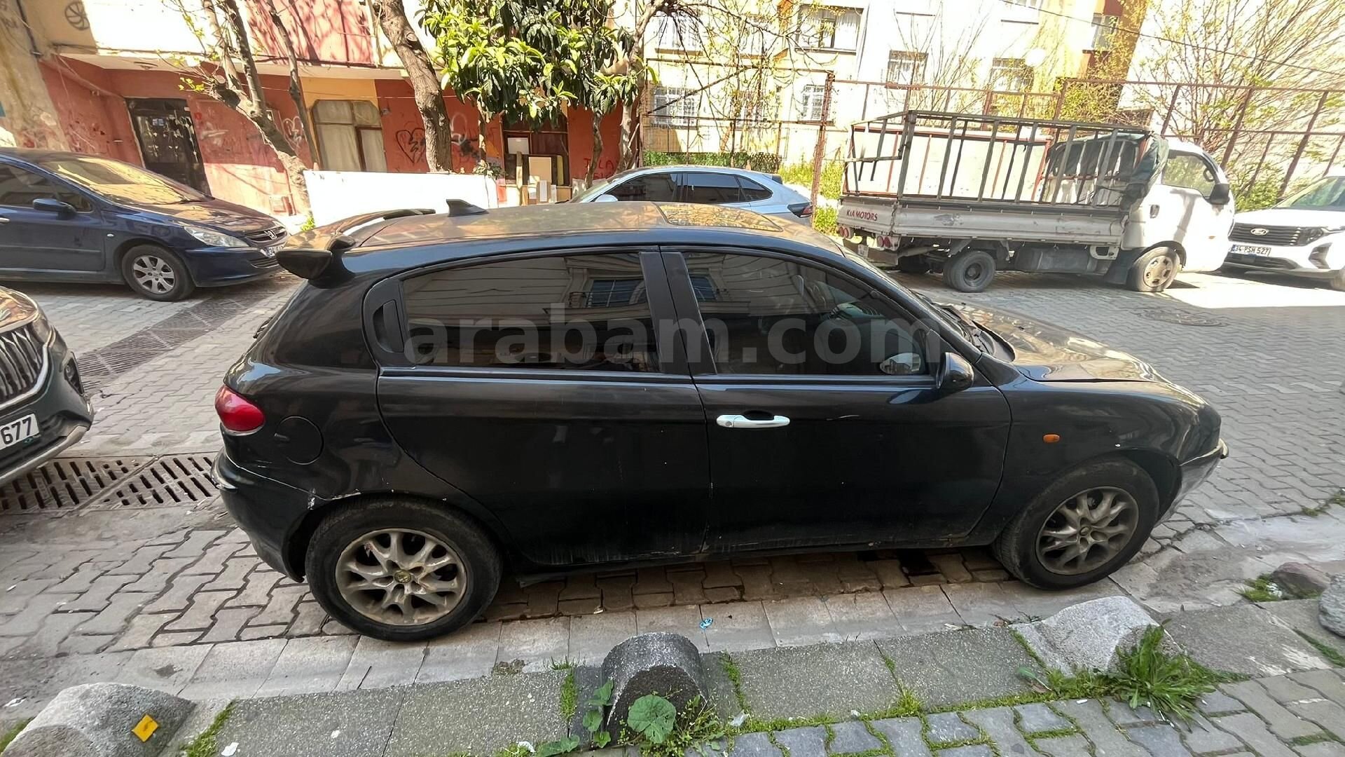 Sahibinden Alfa Romeo 147 1.6 TS Distinctive 2004 Model İstanbul 354.000 km Siyah 1
