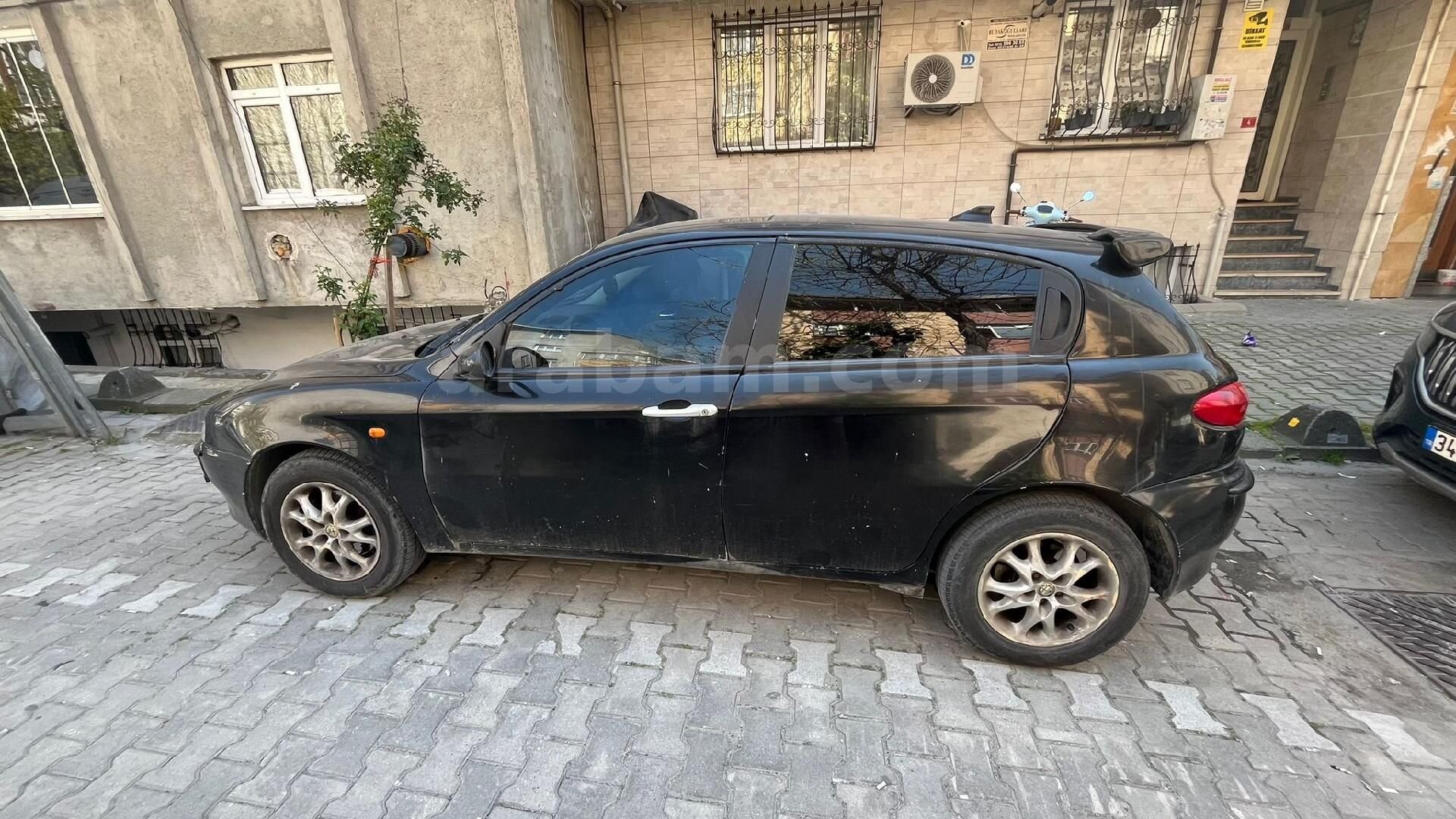 Sahibinden Alfa Romeo 147 1.6 TS Distinctive 2004 Model İstanbul 354.000 km Siyah 6