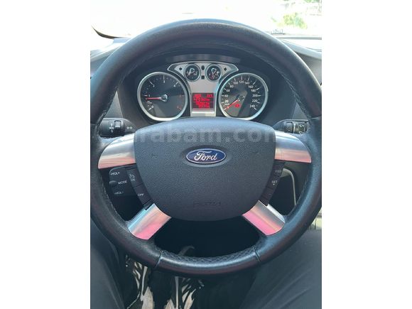 Sahibinden Ford Focus 1.6 TDCi Titanium 2011 Model