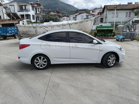 Sahibinden Hyundai Accent Blue 1.6 CRDI Mode Plus 2018 Model