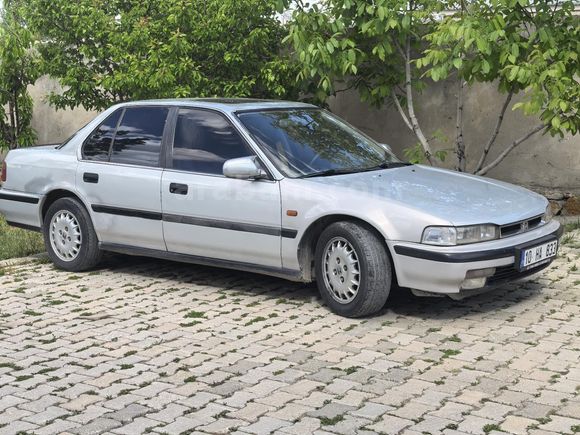 Sahibinden Honda Accord 2.0 EX 1990 Model