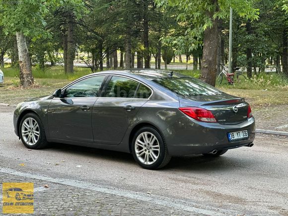Biniciden Konsinye Harika Durumda İnsigna 1.6 Turbo COSMO