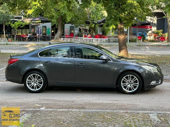 Biniciden Konsinye Harika Durumda İnsigna 1.6 Turbo COSMO