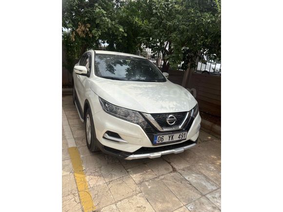 Sahibinden Nissan Qashqai 1.5 dCi     Visia 2020 Model  9.800 km Beyaz