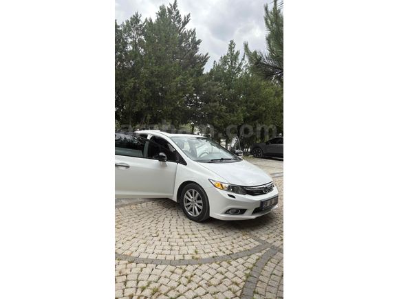 Sahibinden Honda Civic 1.6i VTEC Eco Elegance 2013 Model 