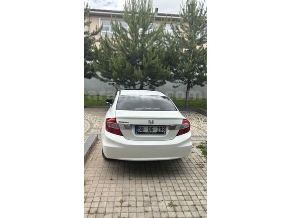 Sahibinden Honda Civic 1.6i VTEC Eco Elegance 2013 Model 