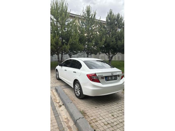 Sahibinden Honda Civic 1.6i VTEC Eco Elegance 2013 Model 