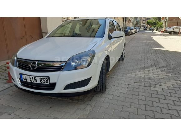 Opel Astra 1.6 Essentia 2013 Model HATASIZ BOYASIZ