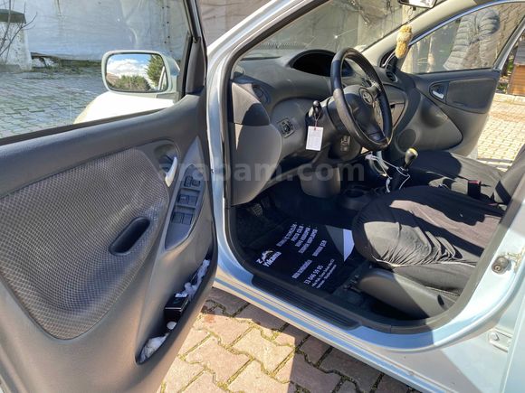 Sahibinden Toyota Yaris 1.3 Sol 2004 Model 