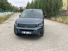 YENi KASA CAM TAVANLI SAHİBİNDEN BERLİNGO