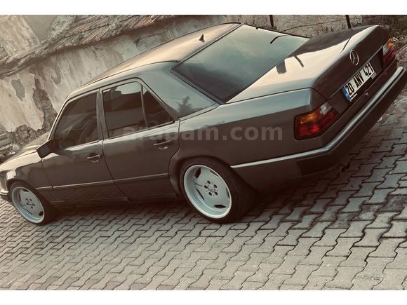 Sahibinden Mercedes - Benz E 230 Elegance 1985 Model   Füme 