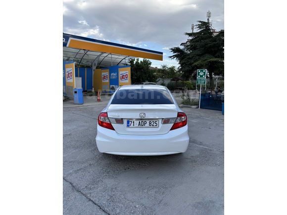 Sahibinden Honda Civic 1.6i VTEC Eco Elegance 2014 Model 