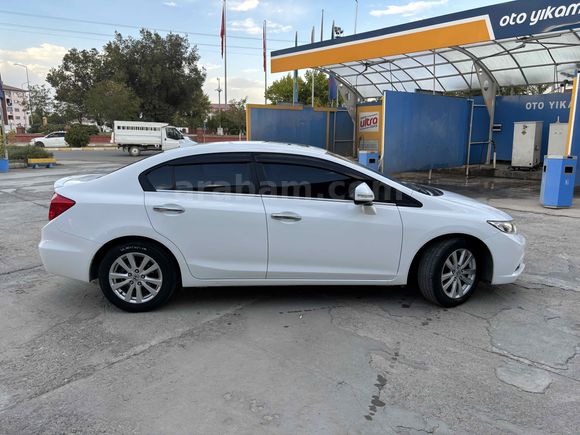 Sahibinden Honda Civic 1.6i VTEC Eco Elegance 2014 Model 