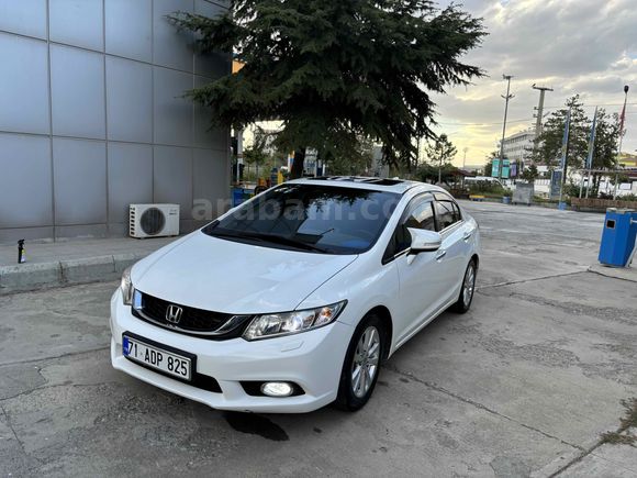 Sahibinden Honda Civic 1.6i VTEC Eco Elegance 2014 Model 