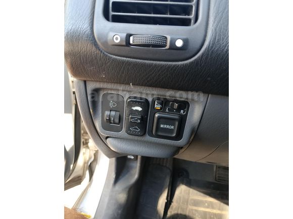 Sahibinden Honda Civic 1.6i VTEC ES 2003 Model
