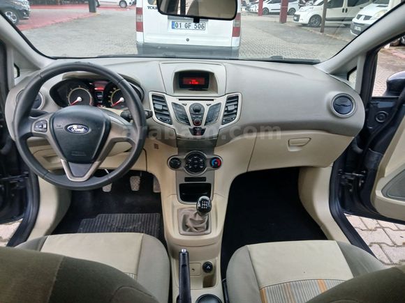 Bakımlı görülmeye değer otomobil
