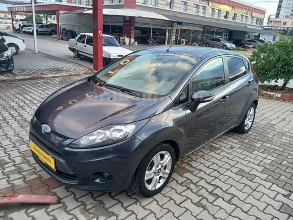 Bakımlı görülmeye değer otomobil