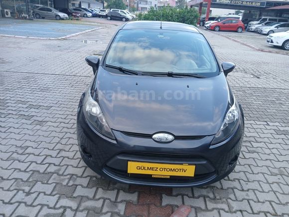 Bakımlı görülmeye değer otomobil