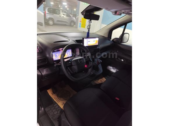 Sahibinden Opel Combo 1.5 CDTI Essential 2025 Model  550 km Beyaz