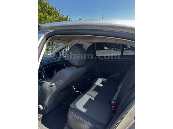 Sahibinden Renault Megane 1.3 TCe Touch 2024 Model 