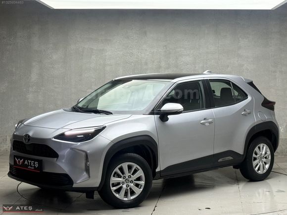 İLK SAHBİNDEN TOYOTA YARİS CROSS 1.5 HYBRİD DREAM X-PACK 1.56 KR