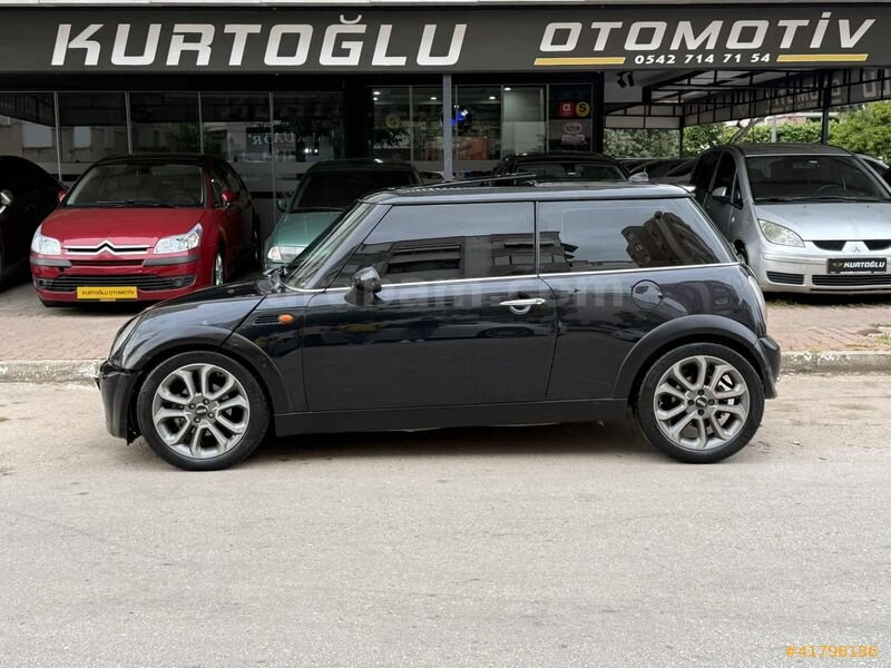 Galeriden Mini Cooper 1.6 Türkiye Paketi 2006 Model Antalya 240.000 km Siyah