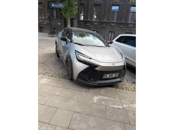 Galeriden Toyota C-HR 1.8 Hybrid Passion X-Sport 2023 Model Bursa