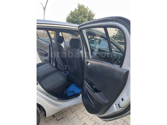 Sahibinden Hyundai i20 1.4 CRDi Team 2011 Model 