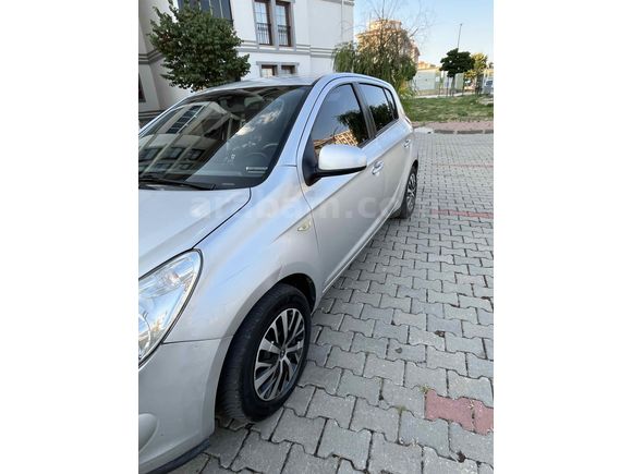 Sahibinden Hyundai i20 1.4 CRDi Team 2011 Model 