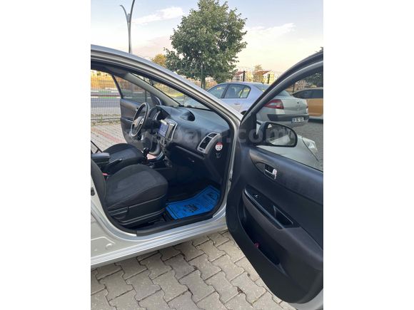 Sahibinden Hyundai i20 1.4 CRDi Team 2011 Model 