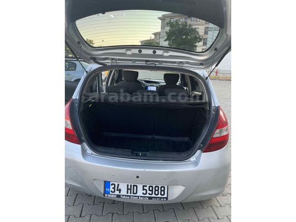 Sahibinden Hyundai i20 1.4 CRDi Team 2011 Model 
