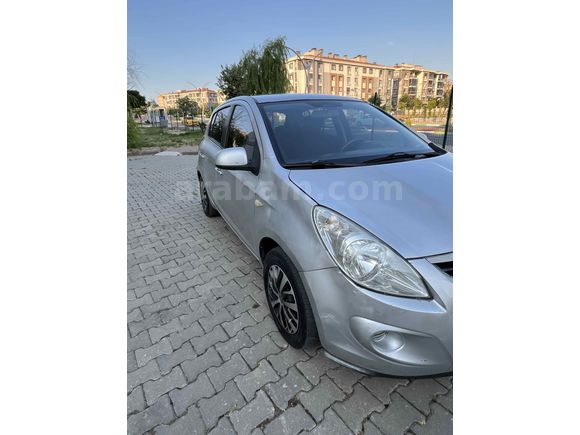 Sahibinden Hyundai i20 1.4 CRDi Team 2011 Model 