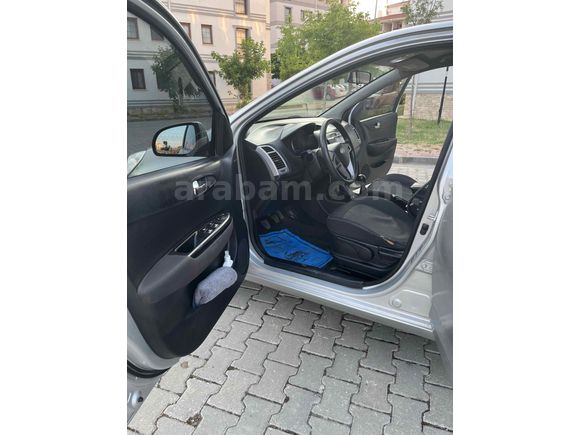 Sahibinden Hyundai i20 1.4 CRDi Team 2011 Model 
