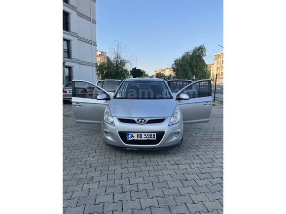 Sahibinden Hyundai i20 1.4 CRDi Team 2011 Model 