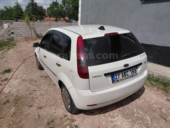 Öğretmenden tertemiz Ford Fiesta 1.4 TDCi Comfort 2005 Model