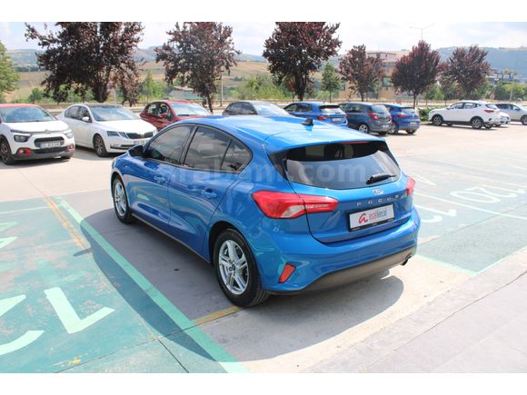 Ford  Focus 1.5 TREND X 
