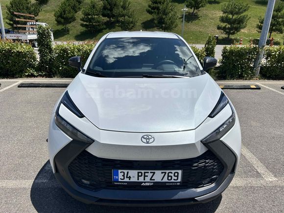 Sahibinden Toyota C-HR 1.8 Hybrid Passion 2025 Model 