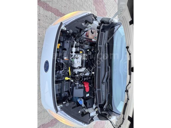 OTOMOBİL RUHSATLI 2018 MODEL 144bin KM BAĞAJ HARİÇ ORJİNAL