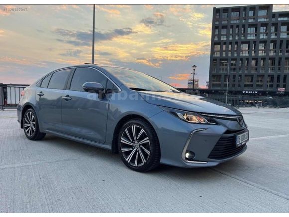 2022 COROLLA 1.5 FLAME X-PACK MULTIDRIVE S 46 BİN KM SUNROOF