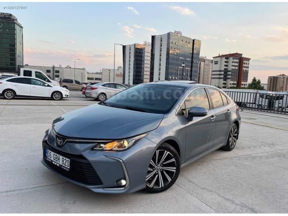 2022 COROLLA 1.5 FLAME X-PACK MULTIDRIVE S 46 BİN KM SUNROOF