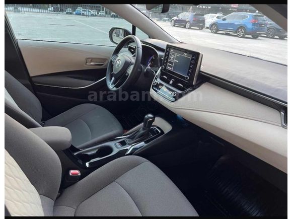 2022 COROLLA 1.5 FLAME X-PACK MULTIDRIVE S 46 BİN KM SUNROOF