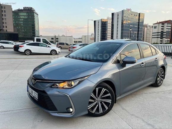 2022 COROLLA 1.5 FLAME X-PACK MULTIDRIVE S 46 BİN KM SUNROOF