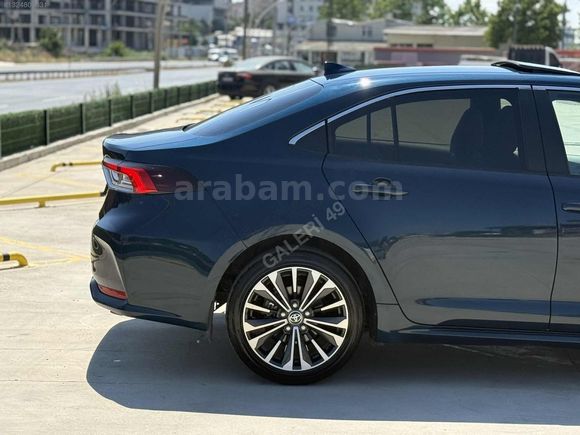 2023 MODEL TOYOTA COROLA 36 BİN KM DE EN FULU SUNROOFLU