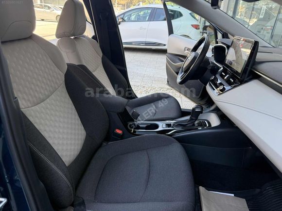 2023 MODEL TOYOTA COROLA 36 BİN KM DE EN FULU SUNROOFLU
