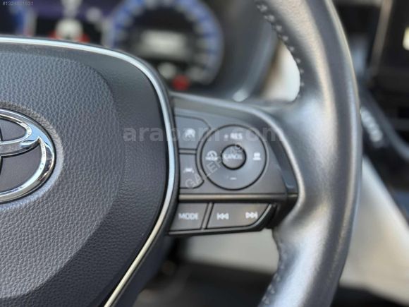 2023 MODEL TOYOTA COROLA 36 BİN KM DE EN FULU SUNROOFLU