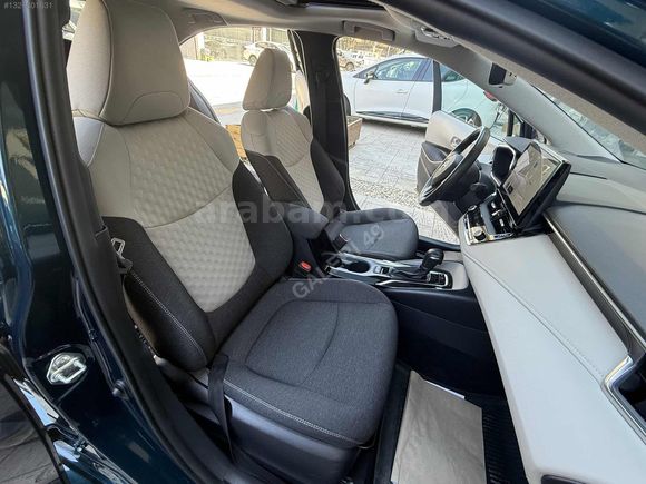 2023 MODEL TOYOTA COROLA 36 BİN KM DE EN FULU SUNROOFLU