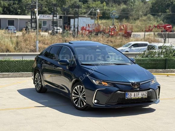 2023 MODEL TOYOTA COROLA 36 BİN KM DE EN FULU SUNROOFLU